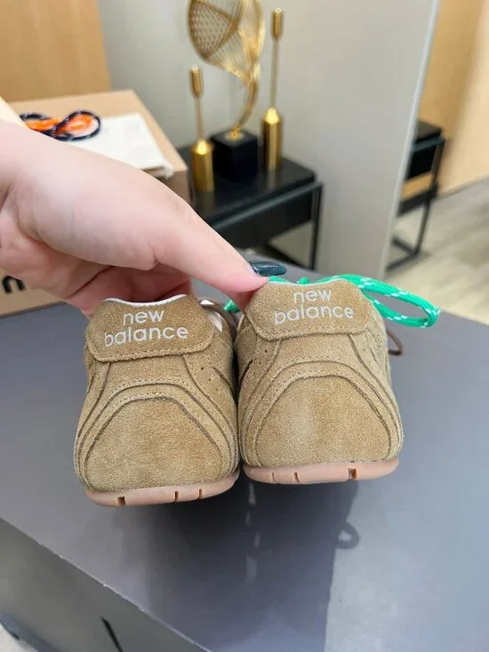 Miu Miu x New Balance 530 SL Sneakers - Picture 5 of 7